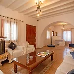 Dimitra Villa