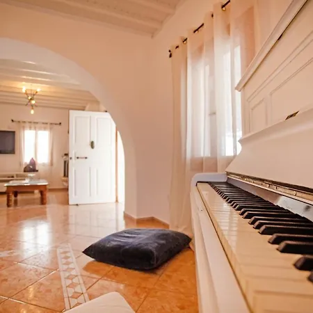 Dimitra * アノ・メラ